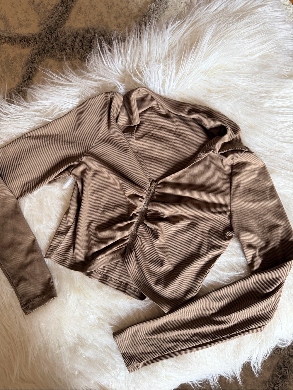 Brown Ribbed Long-Sleeve Ruched Front Top